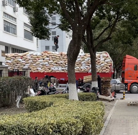 苏州甪直塑料回收装车